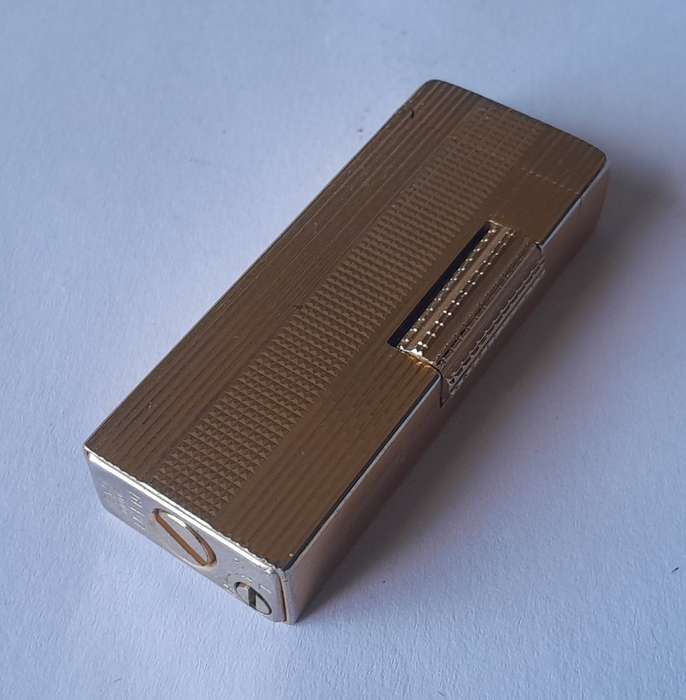 1970's/80's Japanese "Win 2000" Gold Tone Butane Gas Lighter.