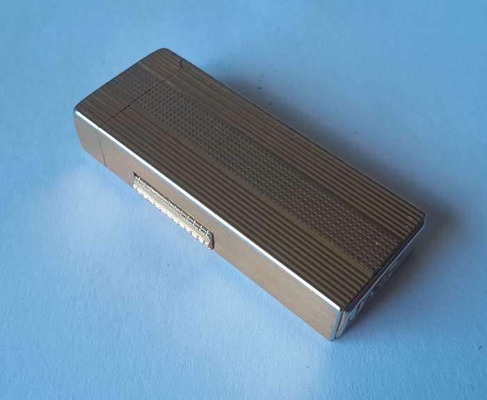 1970's/80's Japanese "Win 2000" Gold Tone Butane Gas Lighter.
