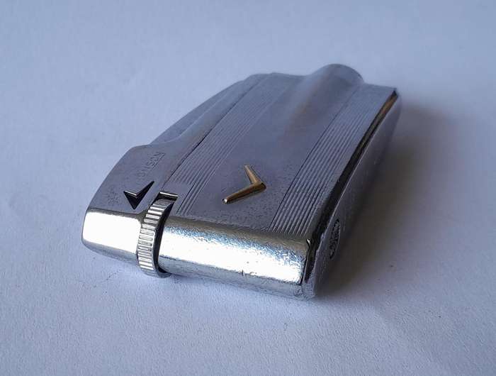 1950's Ronson Varaflame Butane Gas Lighter.  Made In England.