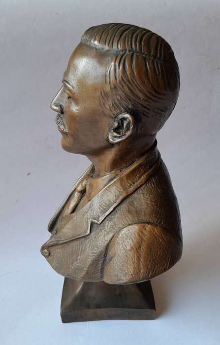 1987 Phil Minnaar Cold Cast Bronze Bust Of Danie Theron (Boer War Icon). Signed.  19cm.