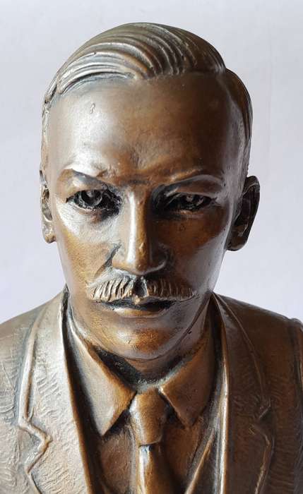 1987 Phil Minnaar Cold Cast Bronze Bust Of Danie Theron (Boer War Icon). Signed.  19cm.