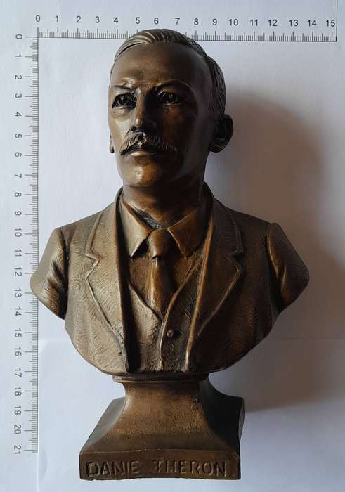 1987 Phil Minnaar Cold Cast Bronze Bust Of Danie Theron (Boer War Icon). Signed.  19cm.
