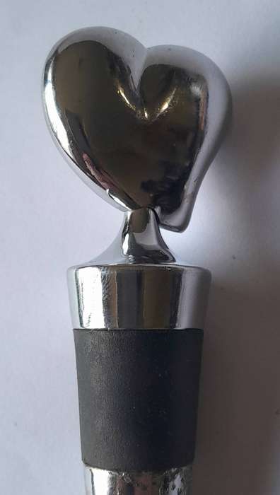 Vintage Solid Metal Sommelier Wine Bottle Stopper. (Carrol Boyes Style).