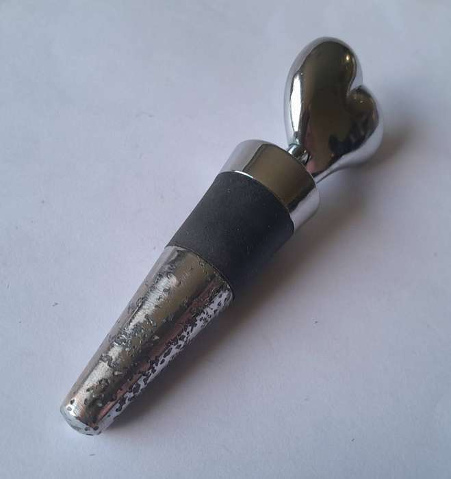 Vintage Solid Metal Sommelier Wine Bottle Stopper. (Carrol Boyes Style).