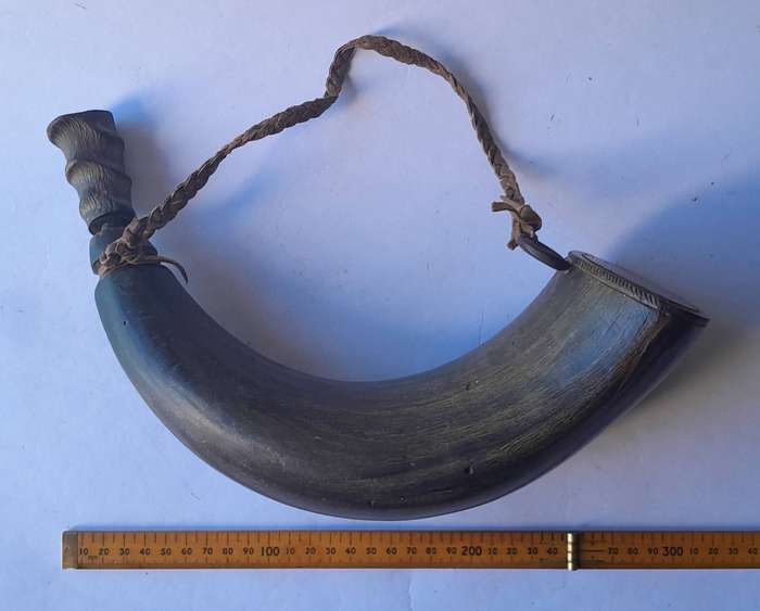 Antique Buffalo Gun Powder Horn With Stopper And Shoulder Strap.  32cm.