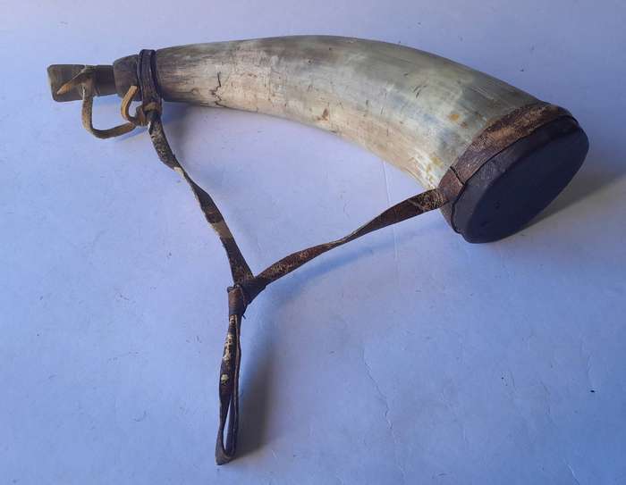 Antique Gun Powder Horn With Stopper And Shoulder Strap.  30cm.