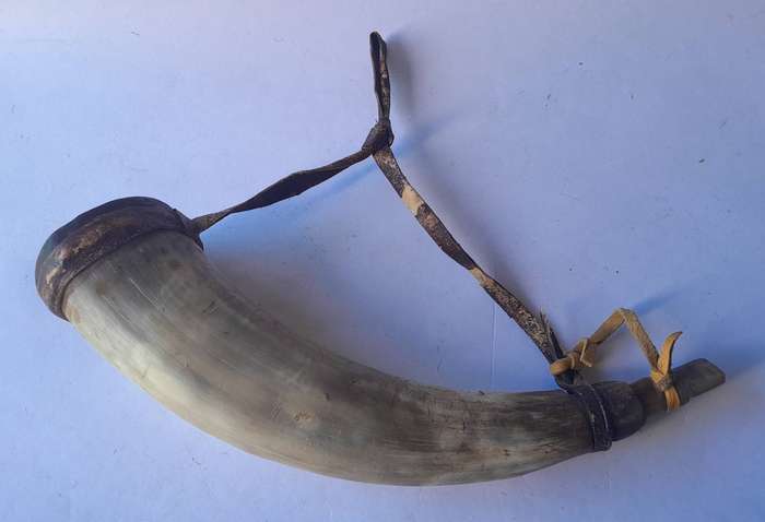 Antique Gun Powder Horn With Stopper And Shoulder Strap.  30cm.