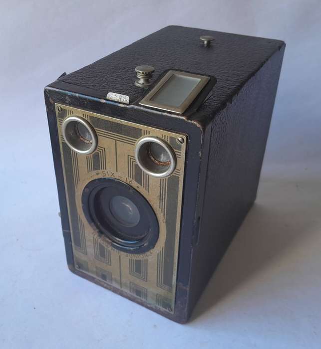1930's Art Deco Brownie Junior Six-16 Box Camera + 1 Other (For Restoration, Parts Or Display).