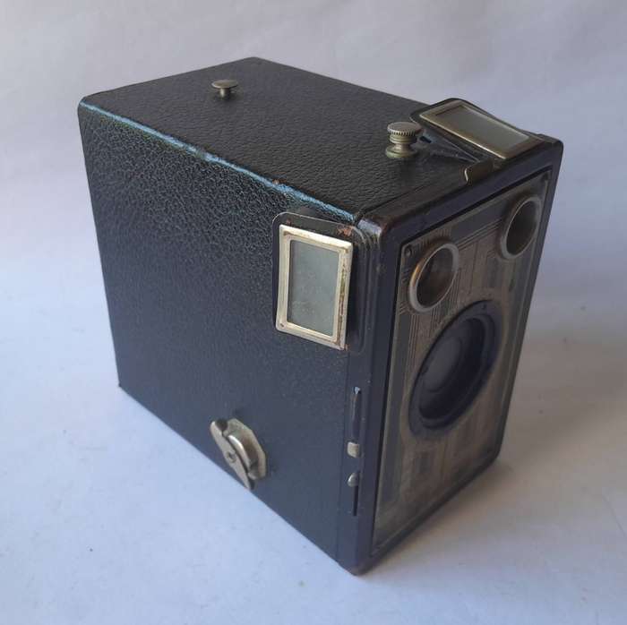 1930's Art Deco Brownie Junior Six-16 Box Camera + 1 Other (For Restoration, Parts Or Display).