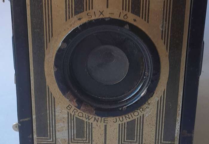 1930's Art Deco Brownie Junior Six-16 Box Camera + 1 Other (For Restoration, Parts Or Display).