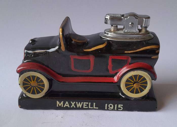 Vintage 1960's "Maxwell 1915" Ceramic Table Lighter.