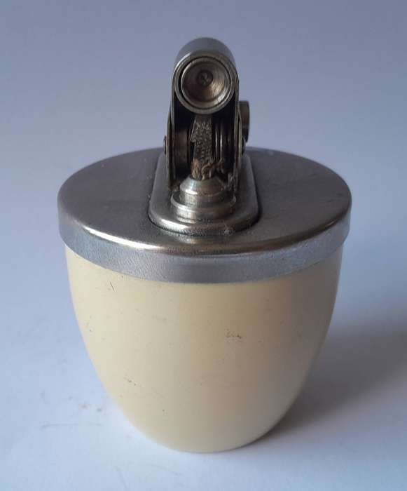 Vintage 1950's Cream Ceramic Push-Button Table Lighter.