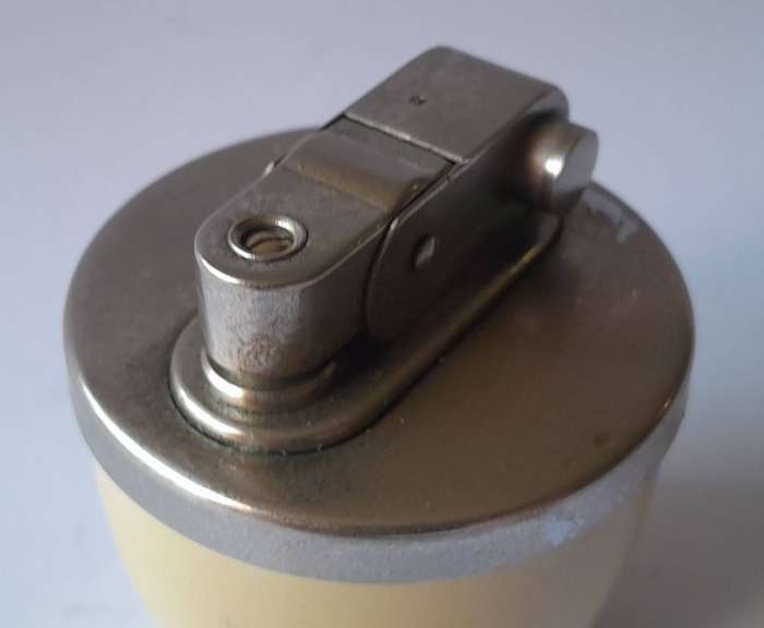Vintage 1950's Cream Ceramic Push-Button Table Lighter.