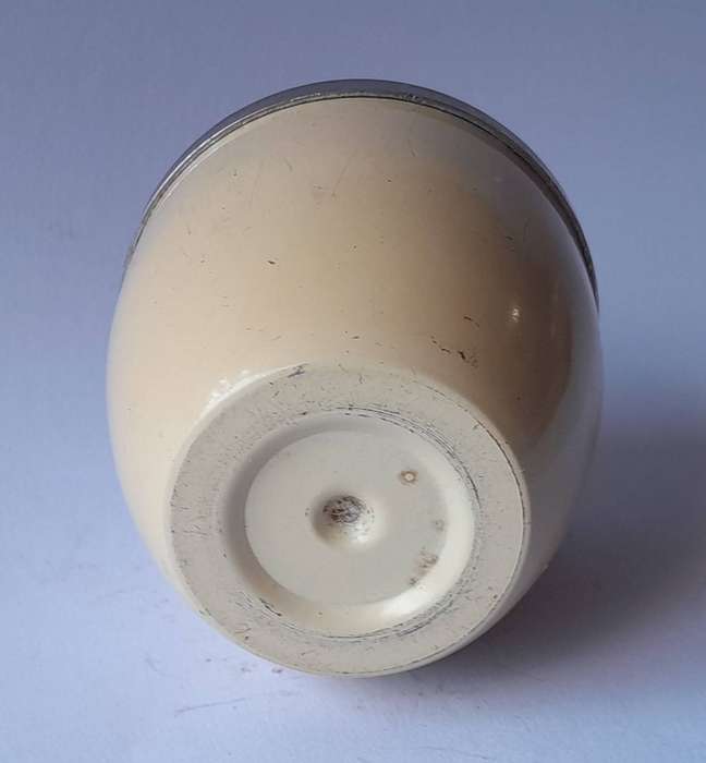 Vintage 1950's Cream Ceramic Push-Button Table Lighter.