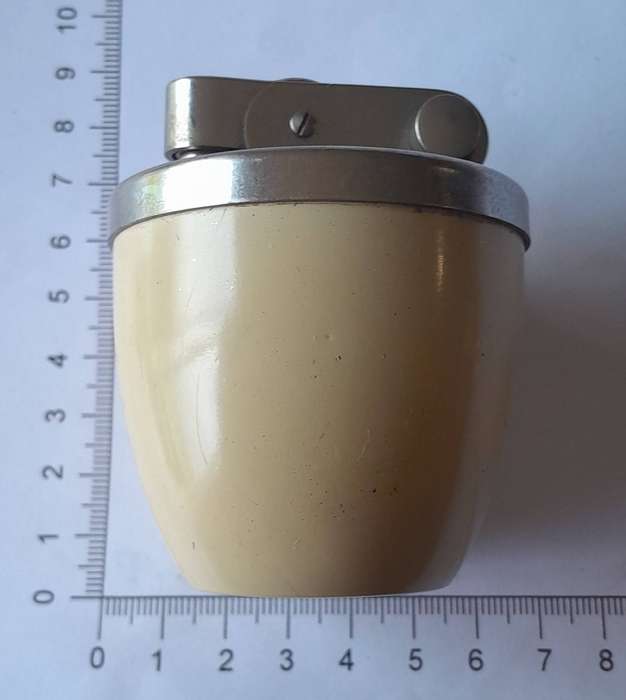 Vintage 1950's Cream Ceramic Push-Button Table Lighter.