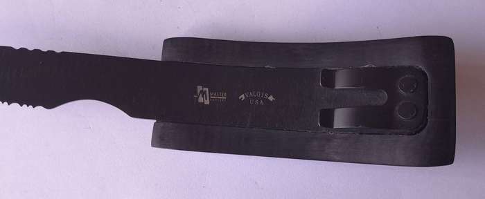 Valois USA 440 Carbon Steel Belt Buckle Knife.