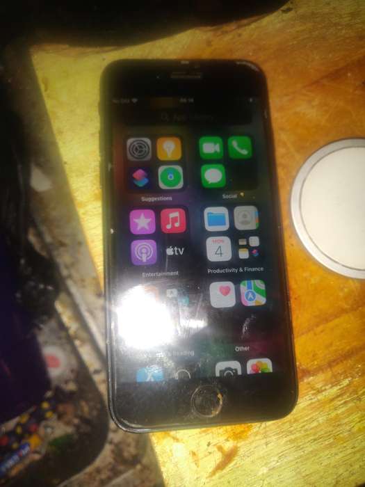 Pre-owned iPhone SE 2nd Gen