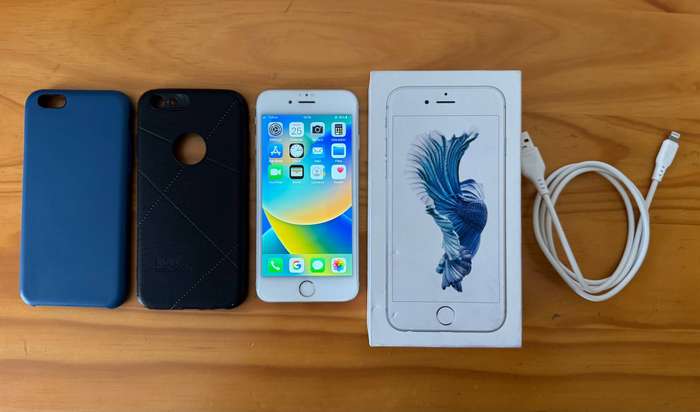 Apple iPhone 6s | 16GB | Box + Extras