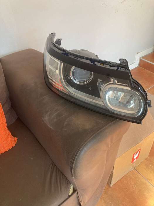 Range Rover L494 Headlight