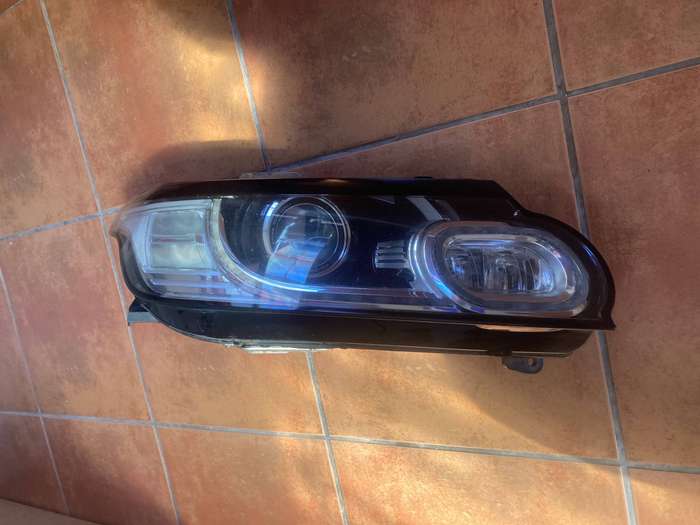 Range Rover L494 Headlight