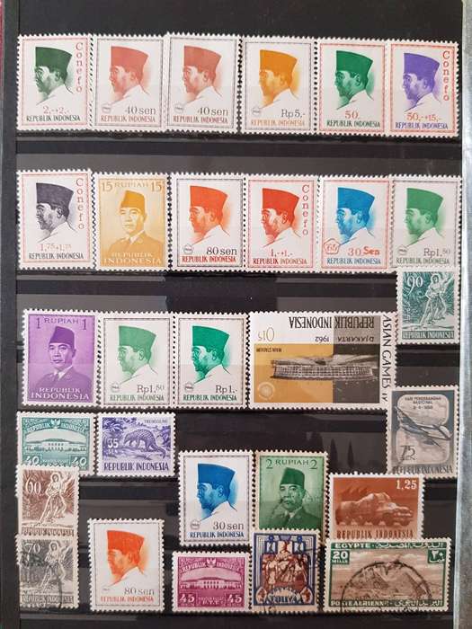 MIXED WORLD STAMPS