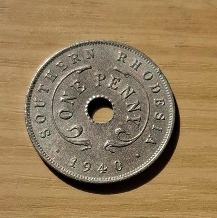 SOUTHERN RHODESIA One Penny 1940 - in excellent condition!!