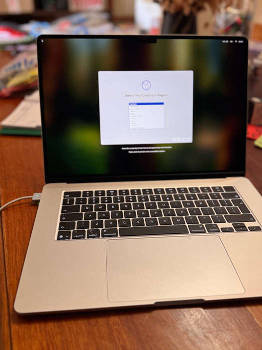 Macbook air 15" M4 256gb SSD brand new