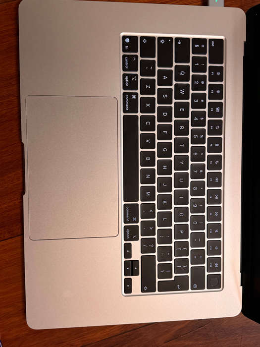Macbook Air 15 M4 2025
