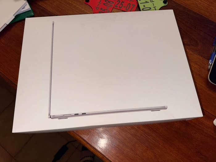 Macbook air 15" M4 256gb SSD brand new