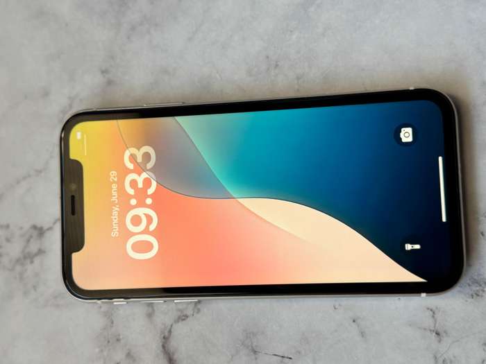 Apple iPhone 11 64GB White