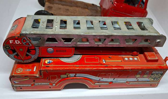 Very old tin toys - needs repairs!