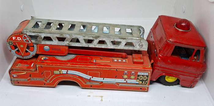 Very old tin toys - needs repairs!