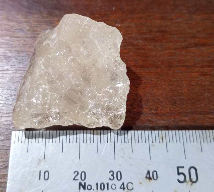 Rutilated Quartz magnifier stimulate the immune system and promote overall well-being.