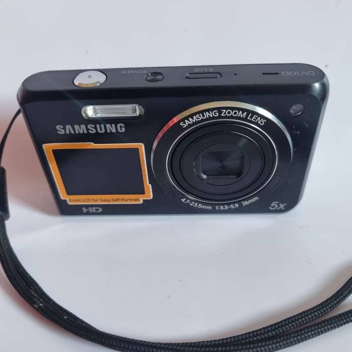 Samsung DV100 Digital Camera (Bag & 16GB SD Card)