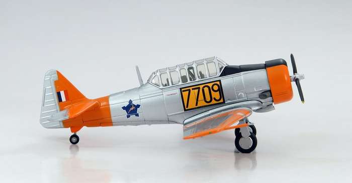 1/72 SAAF diecast Havard