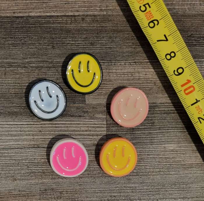 Smiley Face Pin Set