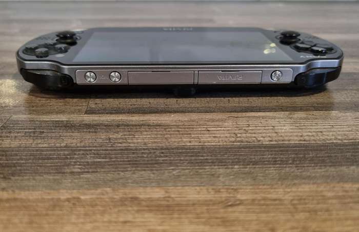 PS Vita Console + Game + Charger