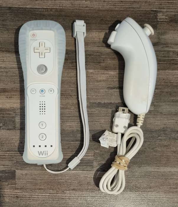 Nintendo Wii + No More Heroes 2 Console Bundle