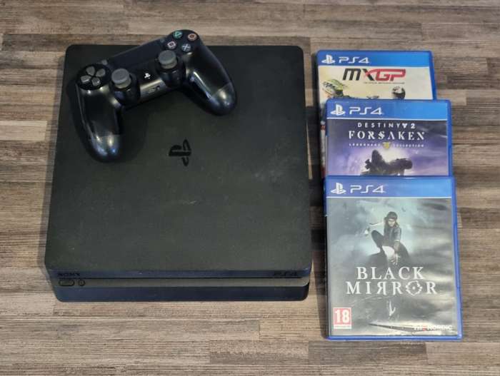 PS4 Slim 1TB Console Bundle