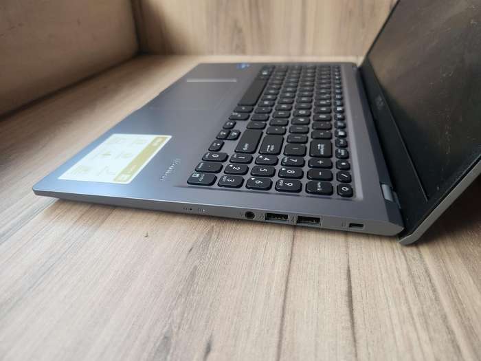Asus Vivobook X515EA Intel Core I7 11th Gen + Free Laptop Bag