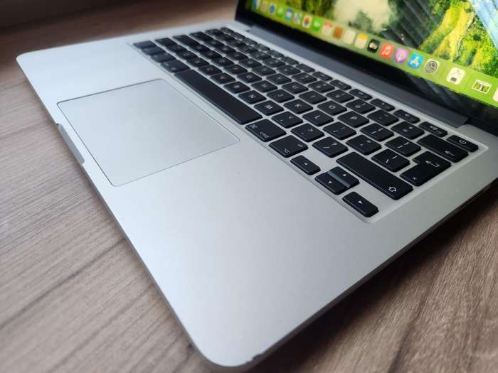 Macbook Pro (Retina 2015, 13inch) 1TB SSD + Free Laptop Bag