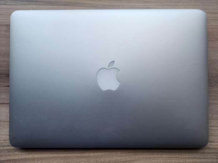 Macbook Pro (Retina 2015, 13inch) 1TB SSD + Free Laptop Bag