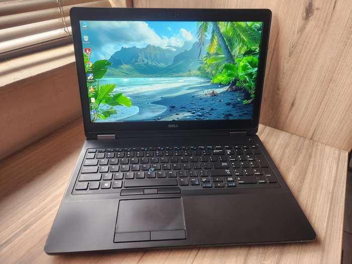 Dell Latitude E5570 Intel Core i7 + Free Laptop Bag