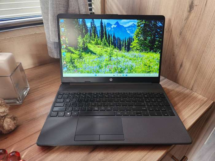 Hp Notebook 255 G8 AMD Ryzen 3 + Free Laptop Bag