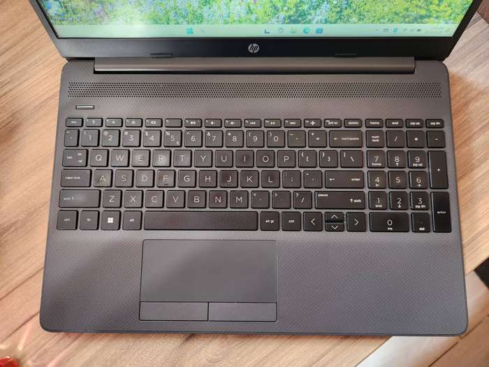 Hp Notebook 255 G8 AMD Ryzen 3 + Free Laptop Bag