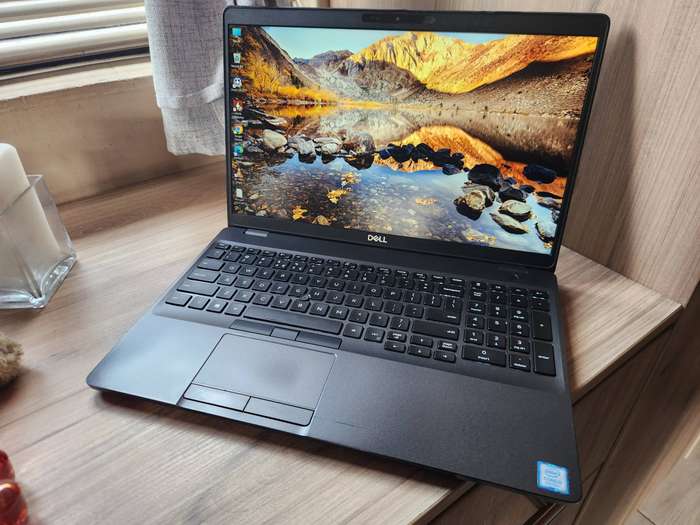 Dell Latitude 5500 Intel Core i5 + Free Laptop bag
