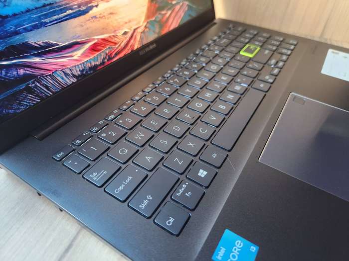 Asus VivoBook 15 X513EA Intel Core I3 11th Gen + Free Laptop Bag