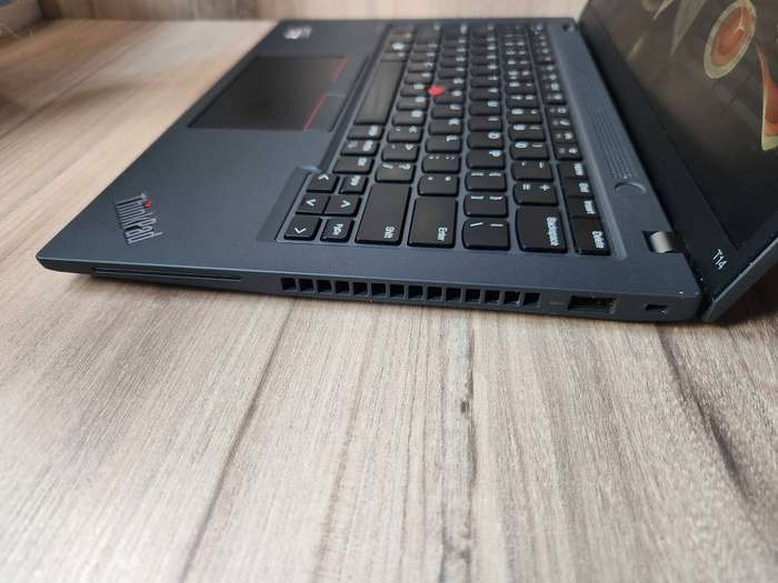 Lenovo ThinkPad T14 Gen 3 AMD Ryzen 5 Pro + Free Laptop Bag