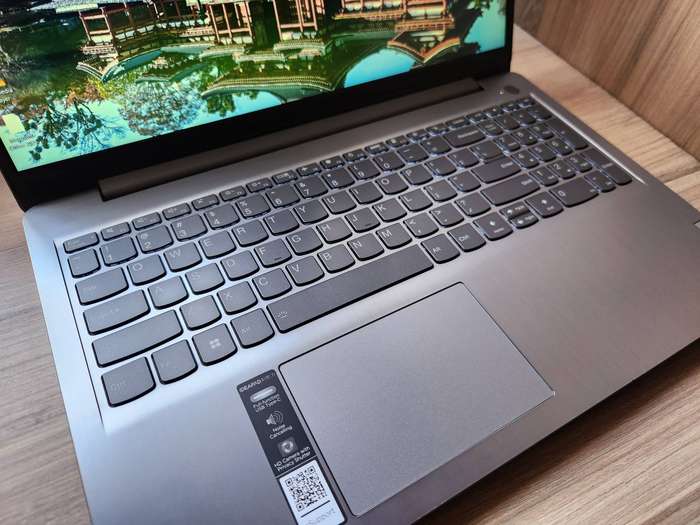 Lenovo IdeaPad Slim 3i Intel Core I7-12th Gen + Free Laptop Bag
