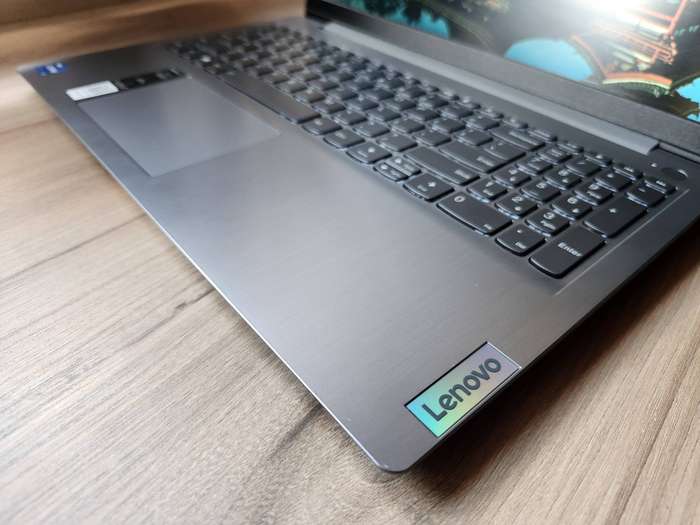 Lenovo IdeaPad Slim 3i Intel Core I7-12th Gen + Free Laptop Bag